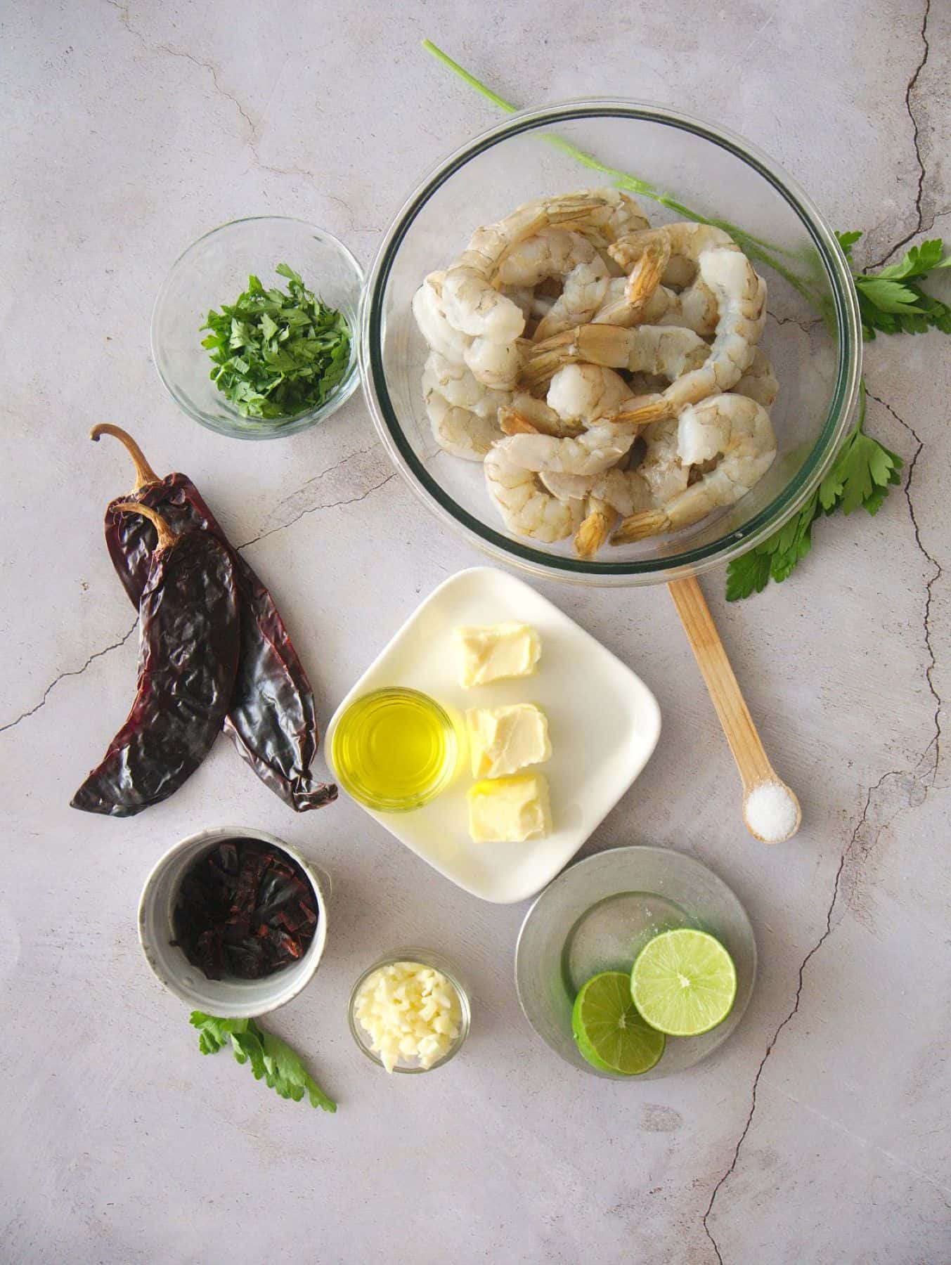 Camarones al ajillo ingredients.