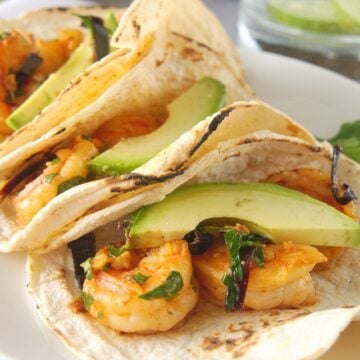 Camarones al ajillo tacos.